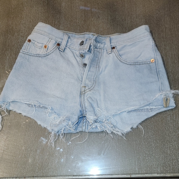 Levi's Bundle Jean Shorts - Picture 3 of 11